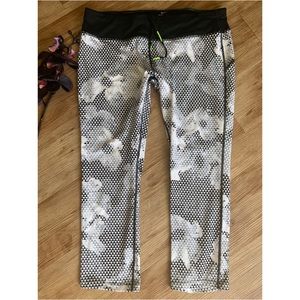 NIKE DRI FIT floral polka dot crop leggings Sz XL